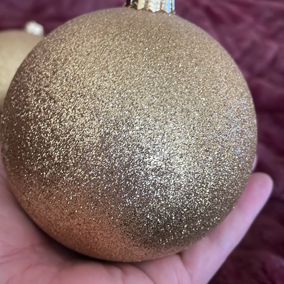 Set of 3 Vintage Christmas Gold Ornaments - Picture 6 of 8